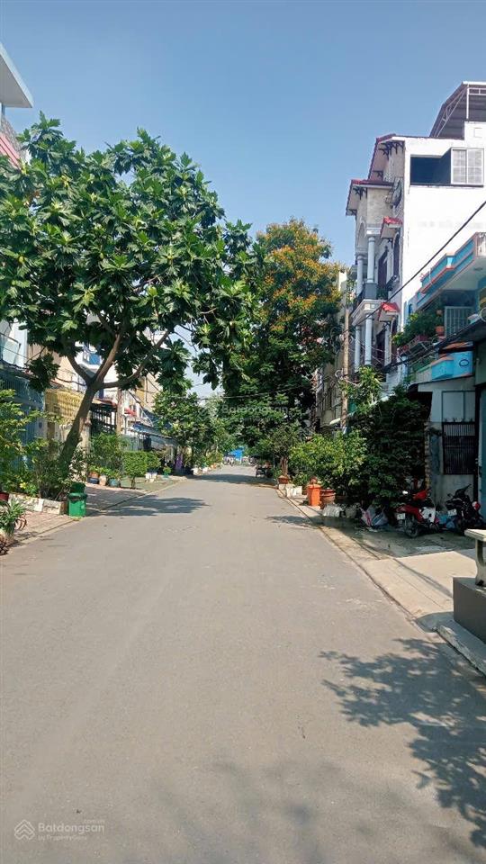 Nhà bán 3 tầng+ st 6 x 1696m2mặt tiền đường 12m kdc bình hưng ,bình chánh cũ. sổ hh công