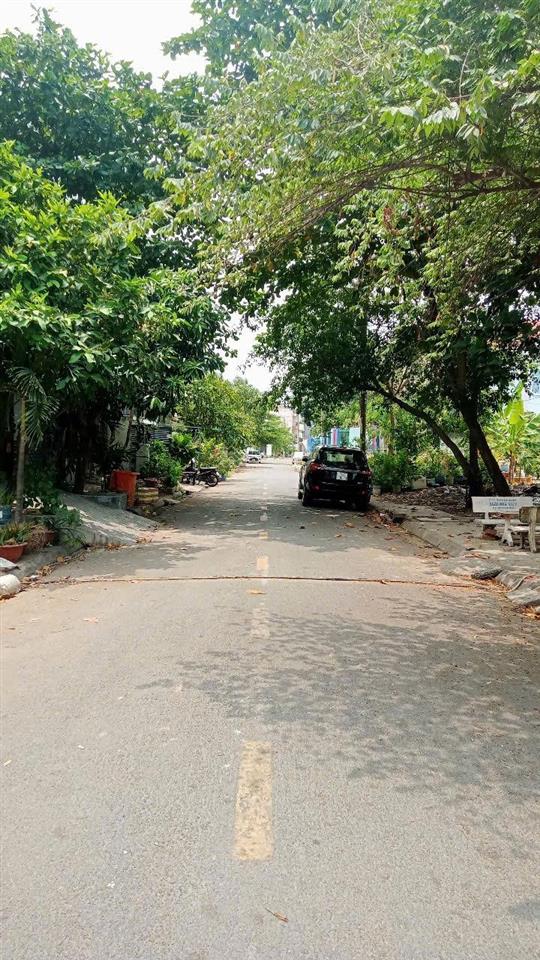 Bán lô đất 110m2(5x22) 71 triệu/m2 và 100m2 giá 8tỷ1 tl  kdc t 30 bình hưng, bc, sổ h riêng.