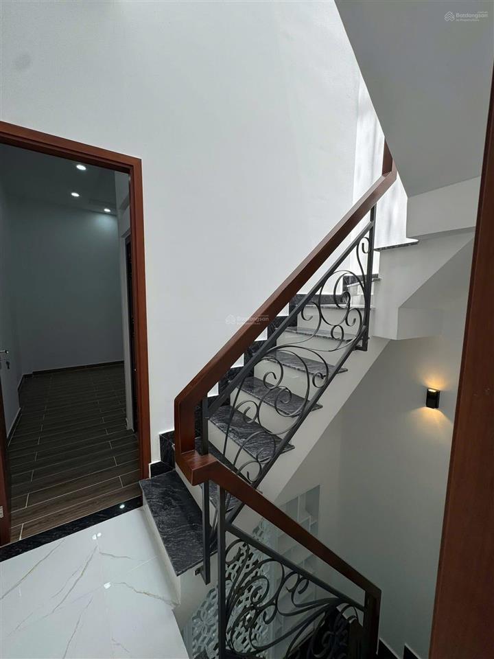 Nhà bán trệt,lầu37m24,4 x 8,52 pn,2 wc hẻm xe ba gác đường âu dương lân p3q8 sổ h hoàn công đủ