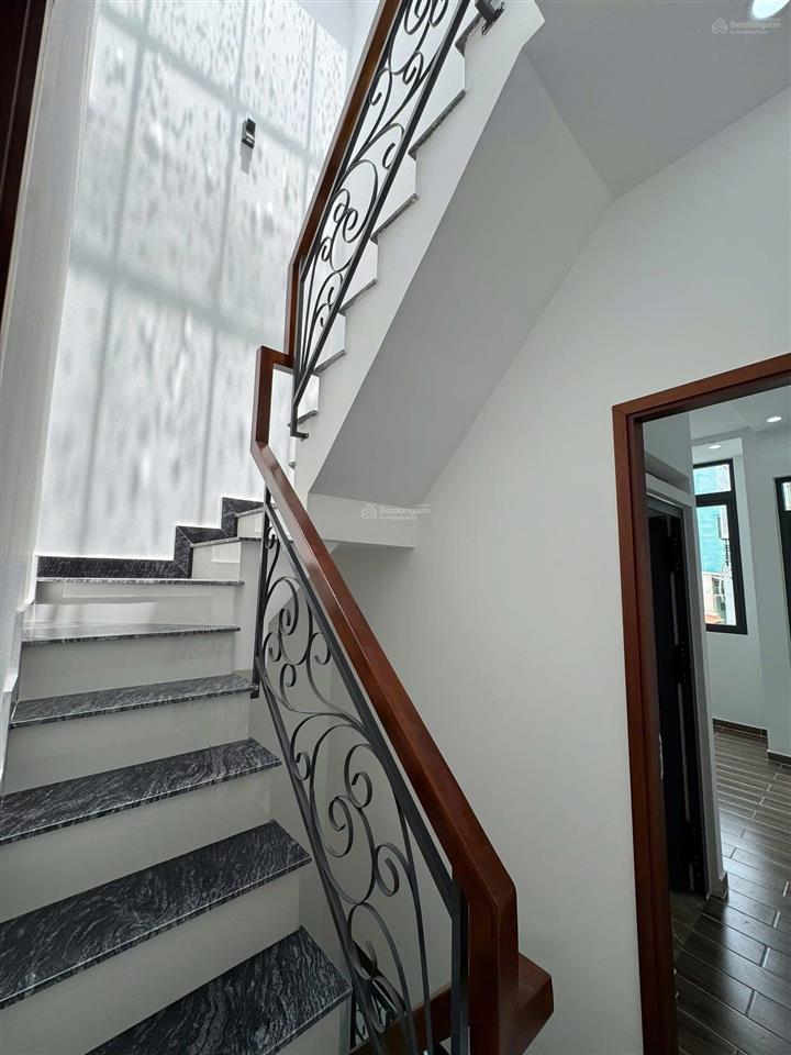 Nhà bán trệt,lầu37m24,4 x 8,52 pn,2 wc hẻm xe ba gác đường âu dương lân p3q8 sổ h hoàn công đủ