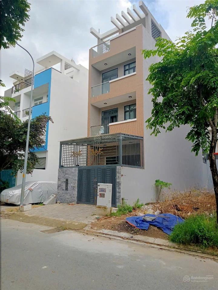 Nhà thuê 4 tầng5 x 20m100m27 pn,8wc  đường 16m kdc 6b intresco, bình hưng, bình chánh