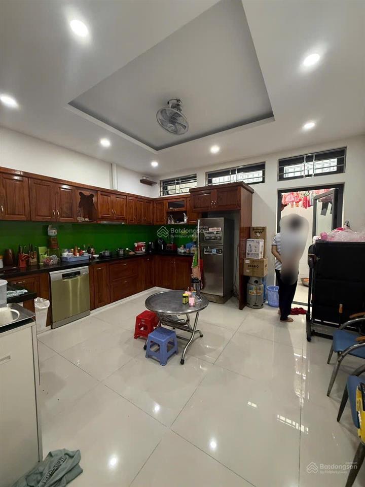 Nhà bán 4 tầng 5 x 20m 100m2 5 pn, 4 wc 7tỷ5 tlmt 12mkdc intresco 13e , l việt kiều,ph phú, bc