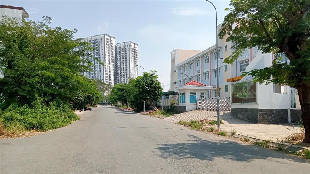 Nhà bán 4 tầng 5 x 20m 100m2 5 pn, 4 wc 7tỷ5 tlmt 12mkdc intresco 13e , l việt kiều,ph phú, bc