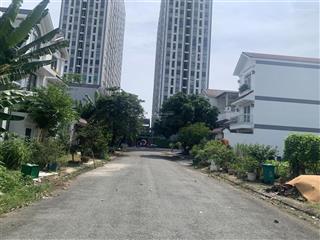 Bán biệt thư 242m211 x 22 giá40,75 triệu/m29tỷ868 tlmt 12m kdc intresco 13e , phong phú, b c