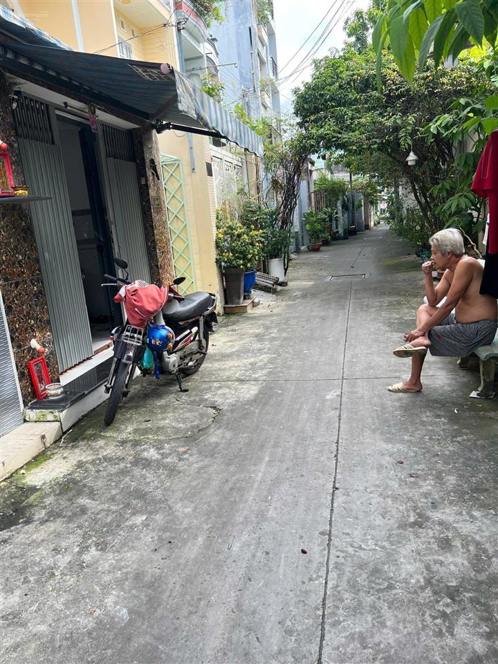 Nhà bán trệt, lầu cũ5,2 x 10 49m2 hẻm thông hoàng minh đạo  phạm thế hiển p bình đông( p5q8 cũ).