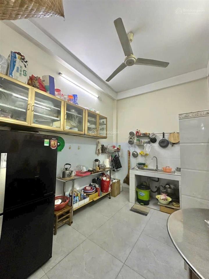 Nhà bán 5 tầng  3 x 9  4 pn, 4 wc hẻm 4m trần hưng đạo  nguyễn văn cừ q5 cũ  sổ hồng hc đủ