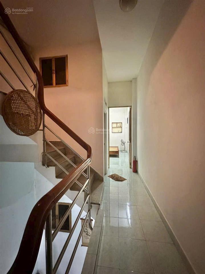 Nhà bán 5 tầng  3 x 9  4 pn, 4 wc hẻm 4m trần hưng đạo  nguyễn văn cừ q5 cũ  sổ hồng hc đủ