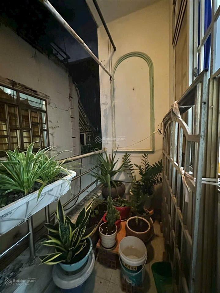 Nhà bán 5 tầng  3 x 9  4 pn, 4 wc hẻm 4m trần hưng đạo  nguyễn văn cừ q5 cũ  sổ hồng hc đủ