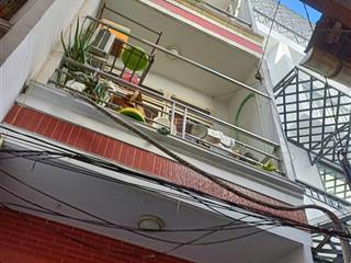 Nhà bán 3 tầng 2,8x13m 4pn, 3 wc  sàn và mái btct  hẻm thông trần hưng đạo p5 q5. sổ hồng hc đủ