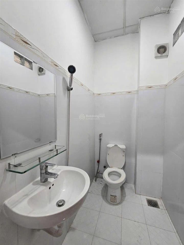 Nhà bán 4 tầng 3,5 x 153 pn,3 wc btct mặt tiền kinh doanh tạ quang bửu p2q8 cũ sổ hồng h công