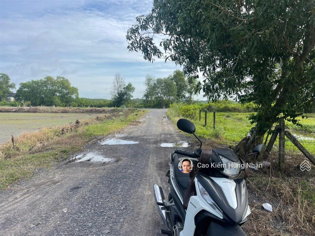 Bán đất lúa  vườn xã trung lập hạ diện tích 7391m2. giá bán chỉ 3 tỷ 700 triệu có thương lượng