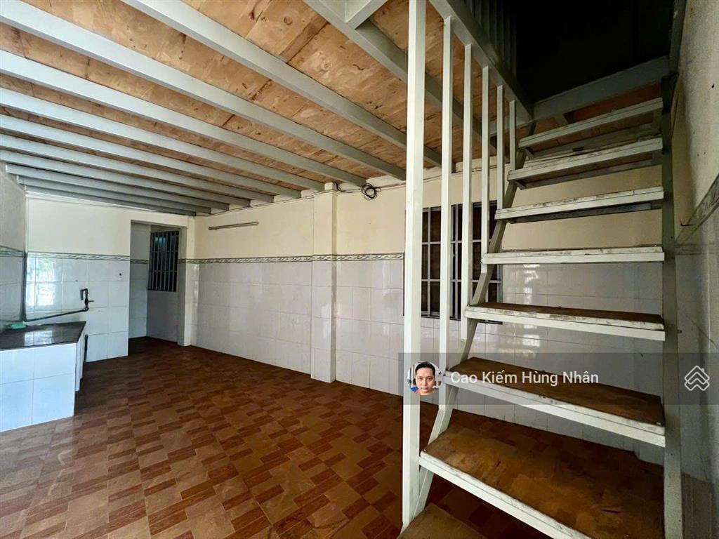 Bán nhà mặt tiền ql22 cấp 4, 70m2 theo sổ. giá bán 1 tỷ 200 triệu có thương lượng