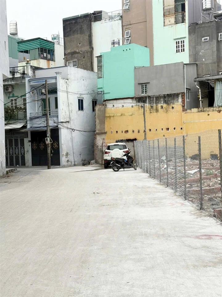 Lô đất 4x25m đường trước đất 8m thông  xây gì cũng đẹp  xây được 7 tấm