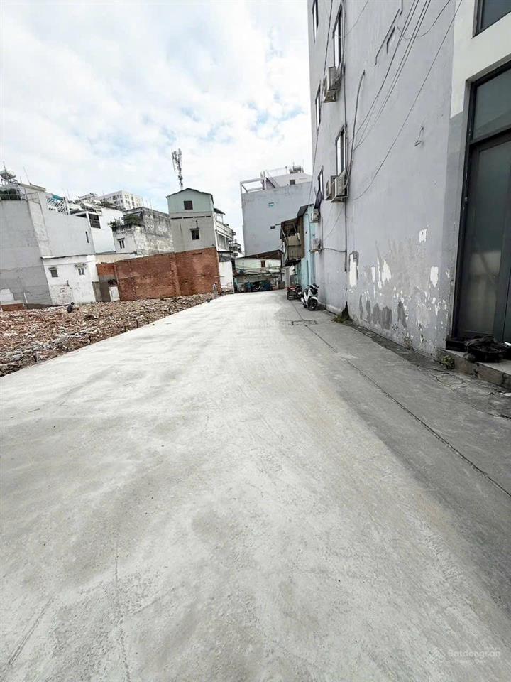 Lô đất 4x25m đường trước đất 8m thông  xây gì cũng đẹp  xây được 7 tấm