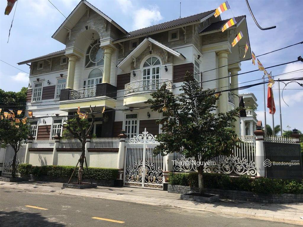 Bán biệt thự 2mt đường số 12 p. btđ b bình tân diện tích 13x24m nhà hầm 2 lầu giá 33.5 tỷ
