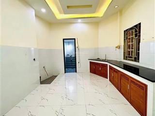 Nhà c4 chính chủ hxh sổ hồng riêng gần chợ