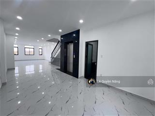 Cần cho thuê shophouse mặt tiền đường song hành dự án lakeview city quận 2. giá 40tr/tháng