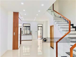 26 triệu/tháng nhà nguyên căn 4 tầng tại lakeview city quận 2. đã hoàn thiện, đường chính 25m.
