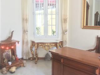 Cho thuê biệt thự góc 3 mặt tiền hậu giang phường 12 quận 6. diện tích 19 dài 40 trệt, lầu