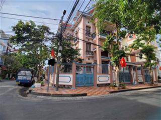 Bán biệt thự căn góc 2mt khu bộ công an phường phú thuận quận 7, dt ~ 320m2 giá 38.5 tỷ tl