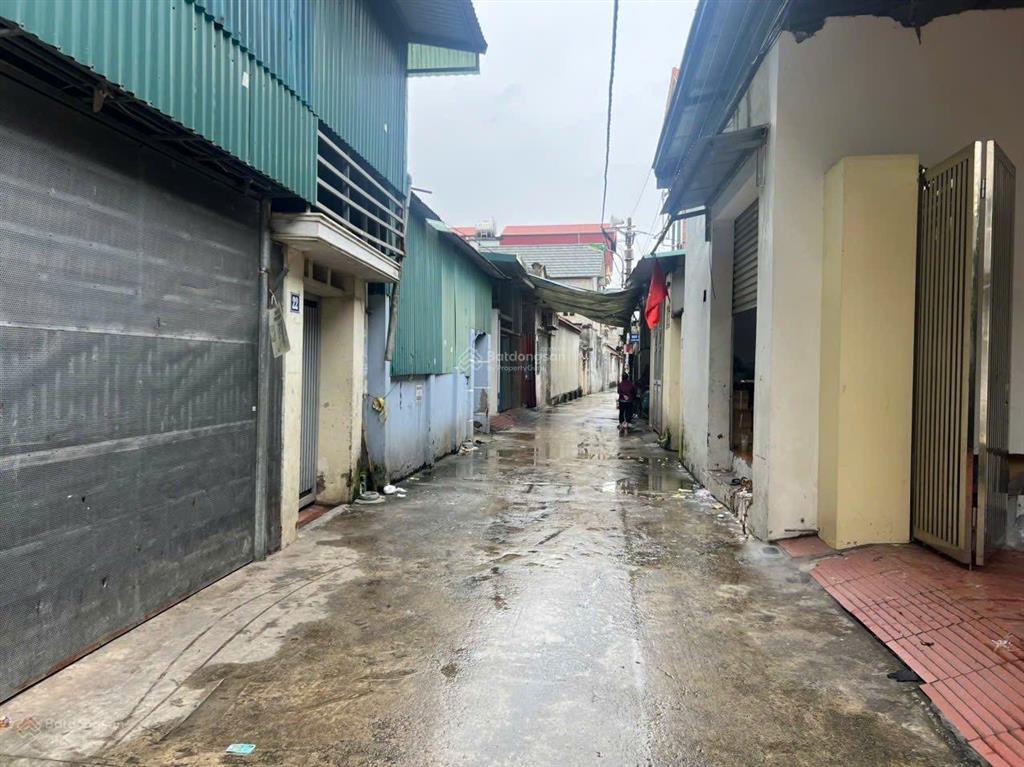 Bán đất dương hà gia lâm98m2 mt4m4.x tỷngõ thông oto tải vàocách 1 nhà ra đường chân đê