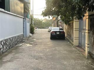 Bán đất dương hà gia lâm98m2 mt4m4.x tỷngõ thông oto tải vàocách 1 nhà ra đường chân đê
