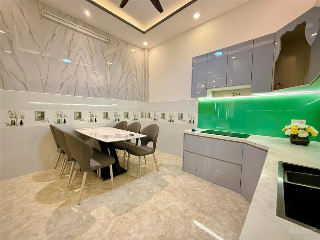 Bán nhà 1 trệt 1 lầu tl15 gần ngã tư ga, xe hơi đậu cửa