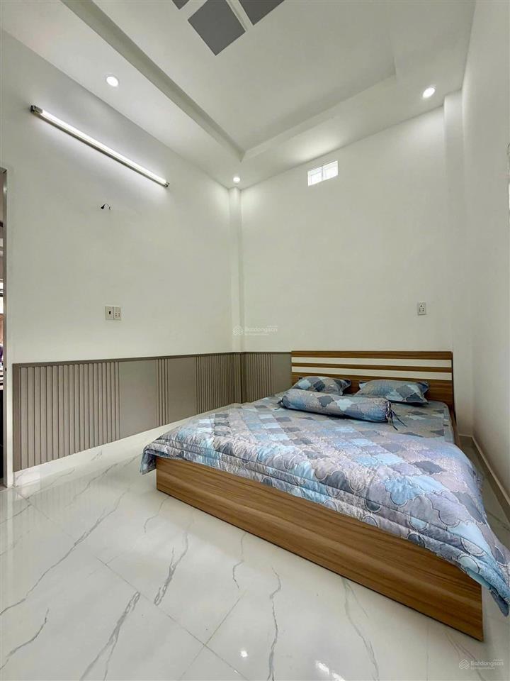 Nhà đẹp 6x12m  vị trí đường tl37, q12  tiện ở ngay  4. x tỷ