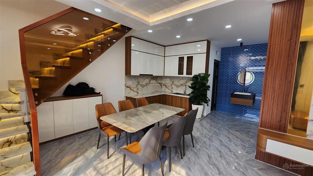 Nhà gần chợ minh phát, tx22, q12  7x10m  4pn có phòng ngủ dưới trệt