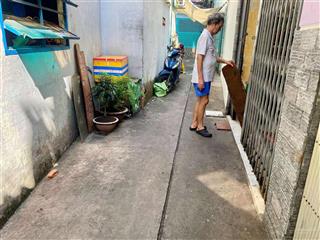 Nhà 2 tầng đang cho thuê 8tr/tháng, hẻm 2,5m lạc long quân, giá 4,25 tỷ tl. vũ lộc phát 0934 033 ***