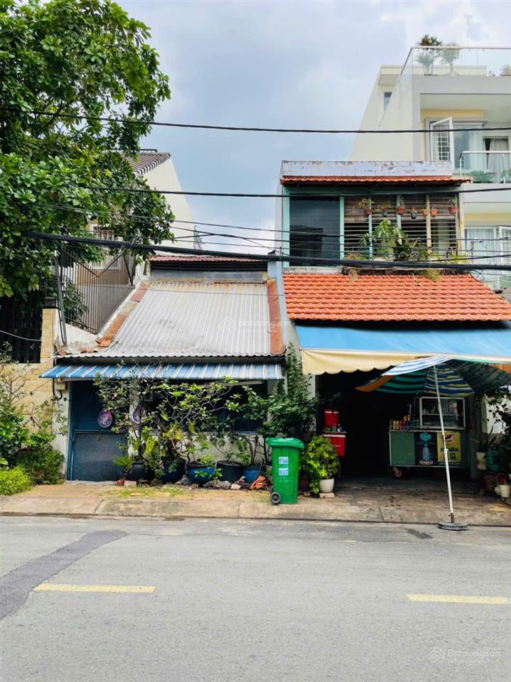 Đất tặng nhà c4 mặt tiền trịnh hoài đức quận 9 đường rộng, vỉa hè, cách ga metro 500m