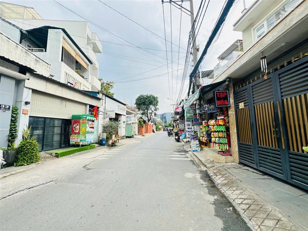 Nhà 2 tầng mặt tiền đường 12 sầm uất  trường thọ  thủ đức  2 phút ra ga metro bình thái