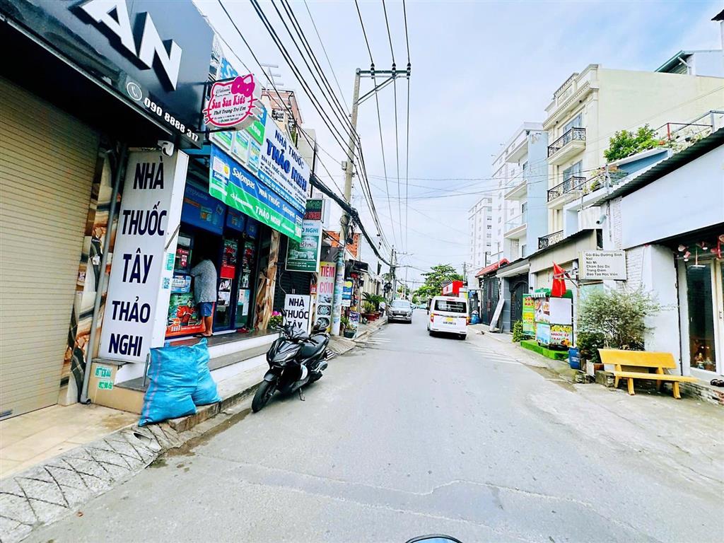 Nhà 2 tầng mặt tiền đường 12 sầm uất  trường thọ  thủ đức  2 phút ra ga metro bình thái