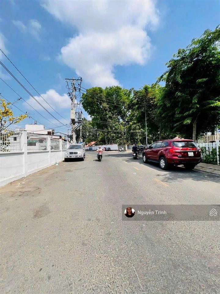 Bán lô đất góc 2 mặt tiền ngay ga metro chỉ 80 triệu/m2xây được 7 tầng317m2 ngang 12m,full thổ