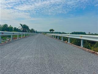 Bán đất mt vườn thơm  kênh 8 bình lợi, bình chánh, ngang 26,5m dài 86,5m, 2293 m2, hot