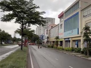Cần bán gấp nhà phố mỹ toàn đường nguyễn văn linh phú mỹ hưng giá rất tốt cơ hội đầu tư ngay