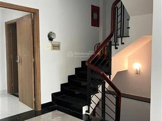 Bán nhà phố hưng gia 4  đường phan khiêm ích, phú mỹ hưng, quận 7 | hầm + thang máy | giá tốt