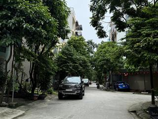 Nhỉnh 9ty sở hữu nhà cấp 4 liền kề dịch vụ 50m đường 12m oto tránh có vỉa hè 3m