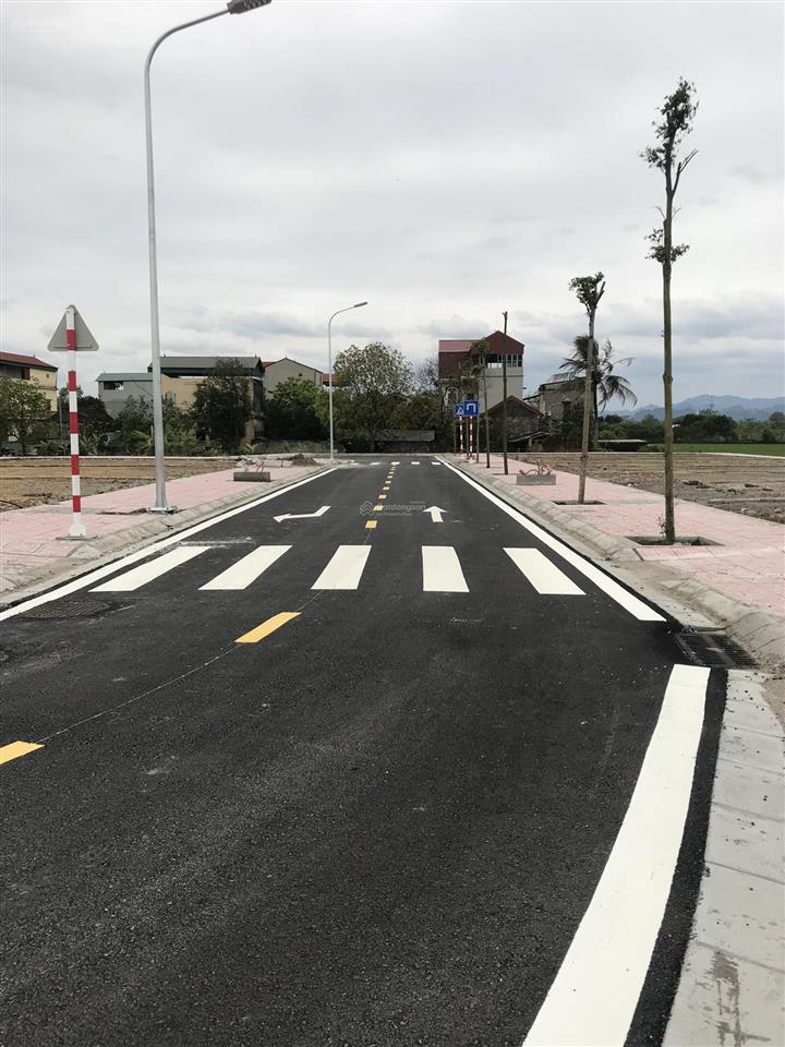 154m2 mặt tiền rộng 11m đường trước đất rộng 12m có vỉa hè giá chỉ 28tr/m2 đất đấu giá ứng hòa