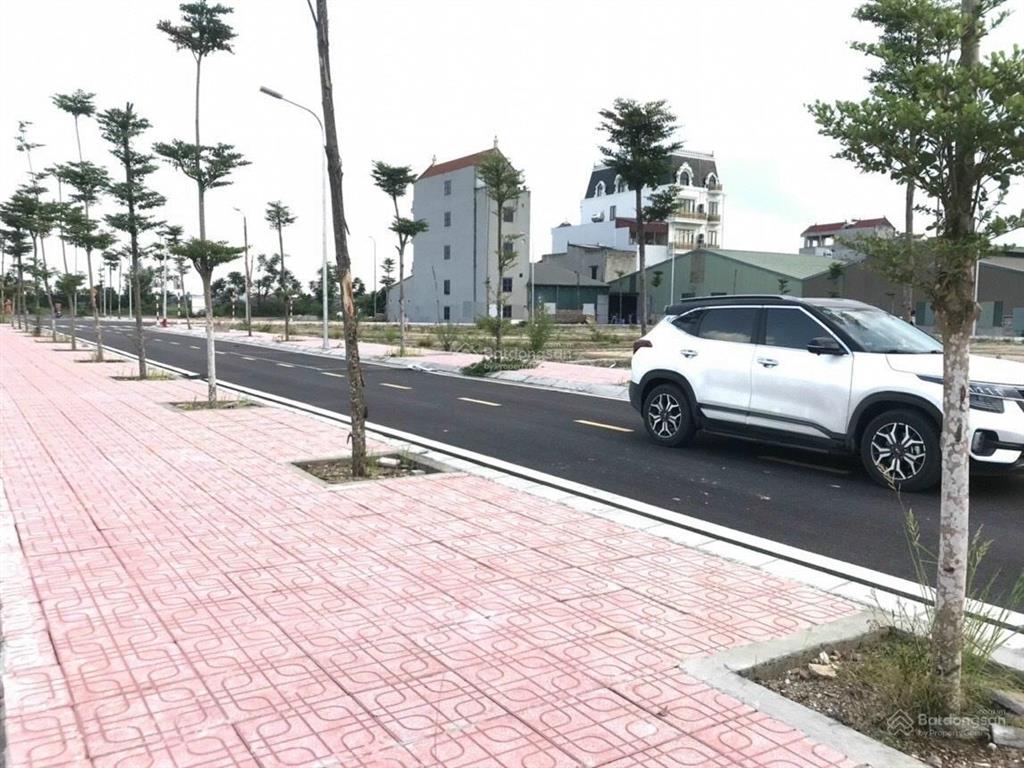 Lô đất đấu giá siêu rẻ 154m2 mặt tiền 11m đường 12m vỉa hè 2m đã có sổ giá 28tr  0374 831 ***