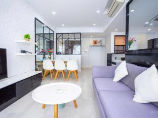 Chính chủ cần tiền bán nhanh căn hộ sunrise city north 2pn 2wc 97m2 giá 7,5 tỷ full nội thất y hình