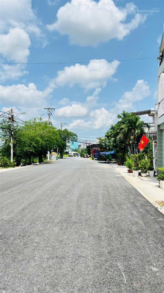 Bán 132m2 đất mặt tiền hẻm chính lê văn lương