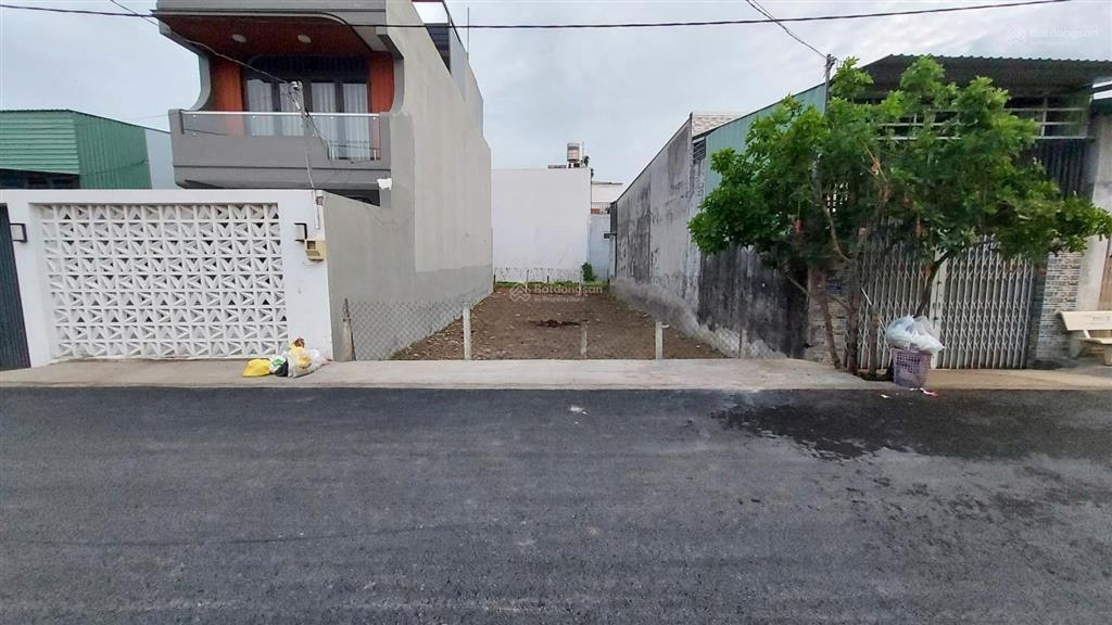 Bán 132m2 đất mặt tiền hẻm chính lê văn lương