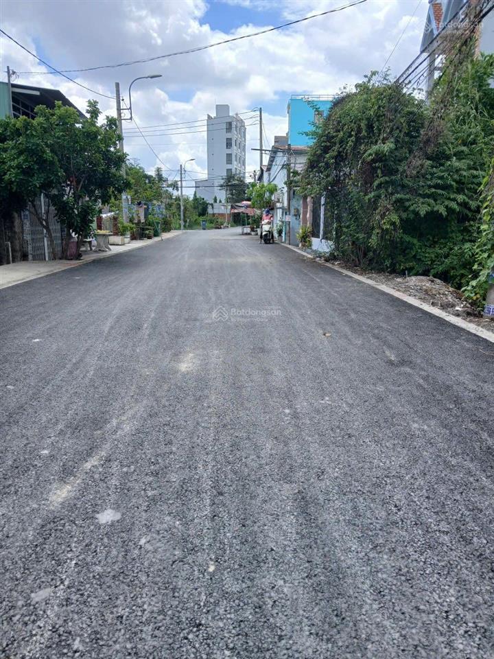 Bán 132m2 đất mặt tiền hẻm chính lê văn lương