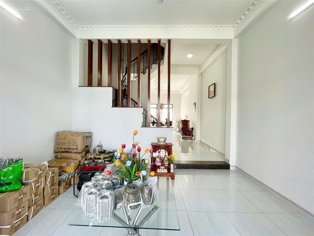 Nhà 3 tầng 129m2  mt hẻm chính ra đường lê văn lương giá 6 tỷ