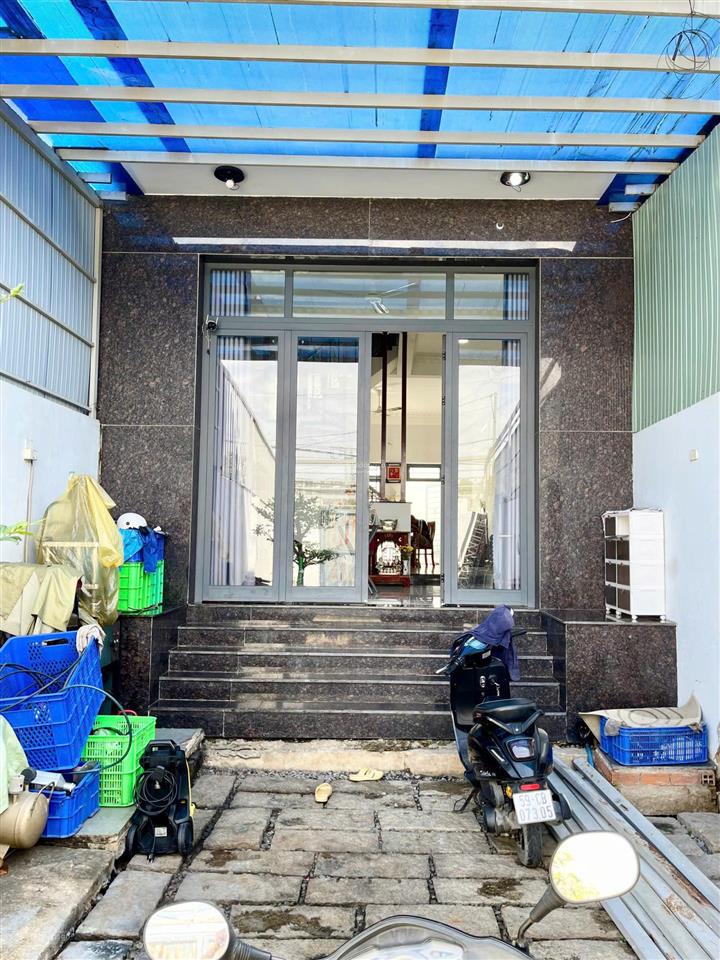 Nhà 3 tầng 129m2  mt hẻm chính ra đường lê văn lương giá 6 tỷ