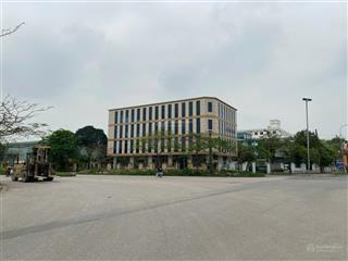 Cho thuê mặt bằng kinh doanh, showroom, kho hàng 400m2 tầng 1 lô góc 3mt cụm công nghiệp đông anh