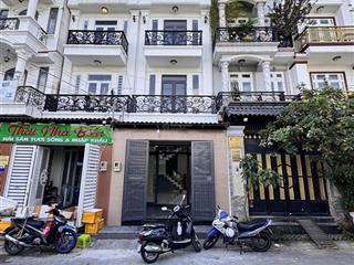 Bán nhà hướng đông nam  trệt, 3 lầu. đường số 49, gần chợ hiệp bình, gigamall phạm văn đồng