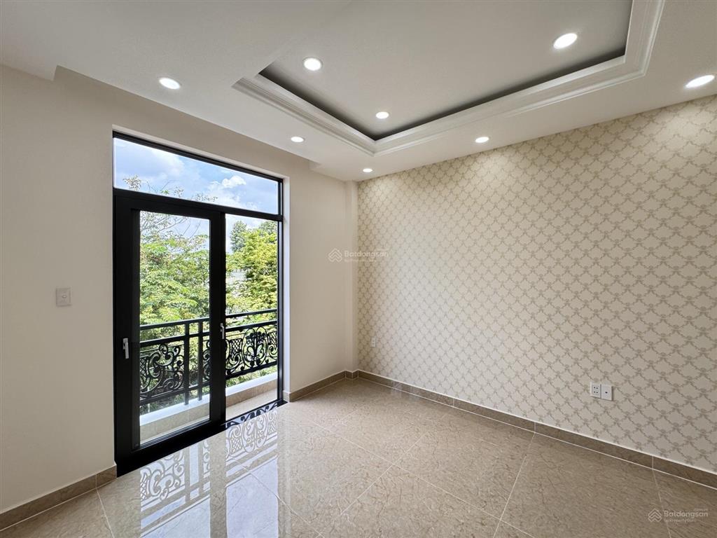 Nhà mới xây  sổ hồng riêng  đường ô tô tránh nhau gần sông sài gòn mát mẻ, cách kđt vạn phúc 500m