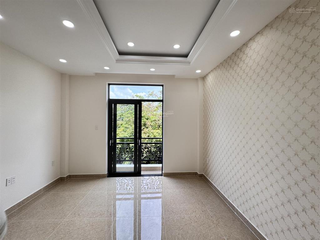 Nhà mới xây  sổ hồng riêng  đường ô tô tránh nhau gần sông sài gòn mát mẻ, cách kđt vạn phúc 500m